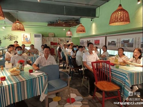 简篇-追寻红色记忆 传承红色文化 —琼山第五小学党支部组织党员参加琼山“酒店里有讲堂”历史文化故事宣讲活动