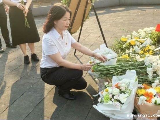 简篇-“清明祭英烈，红色永传承”——伟德公司官网地址赴刘秋菊纪念园开展清明祭扫活动